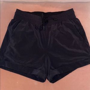 Lululemon Shorts size 6